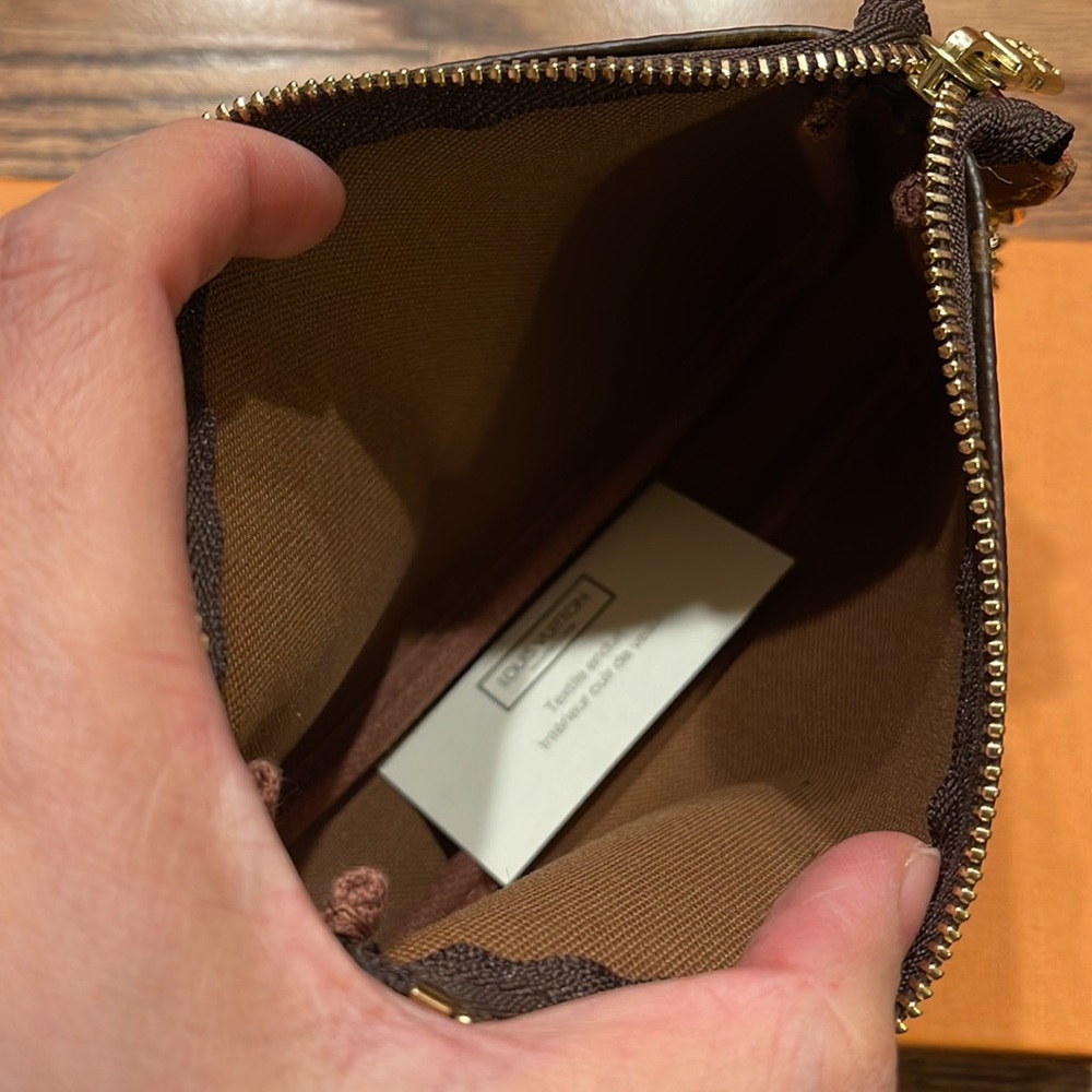 Louis Vuitton Mini Pochette in Monogram - Picture 9 of 10